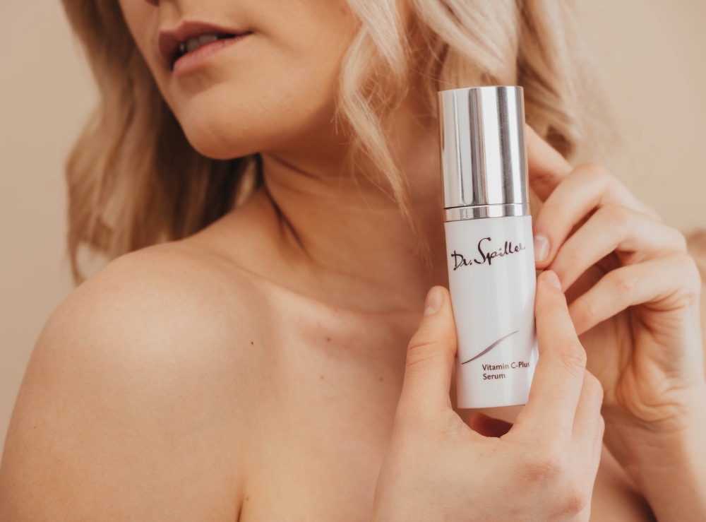 drspiller_vitamin_c-plus_serum_102406_shooting_02